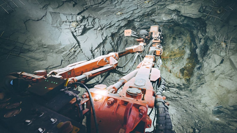 The drilling rig is working.